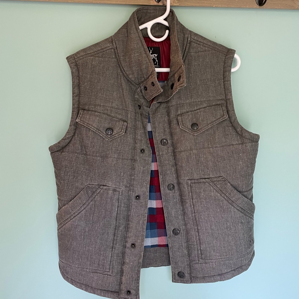 Gray Kane & Unke Sleeveless Button-Up Vest with Pockets - Picture 3 of 10